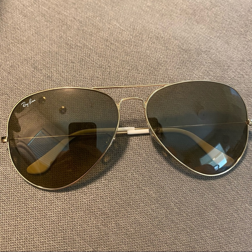 Ray Ban Classic Gold Aviator Sunglasses